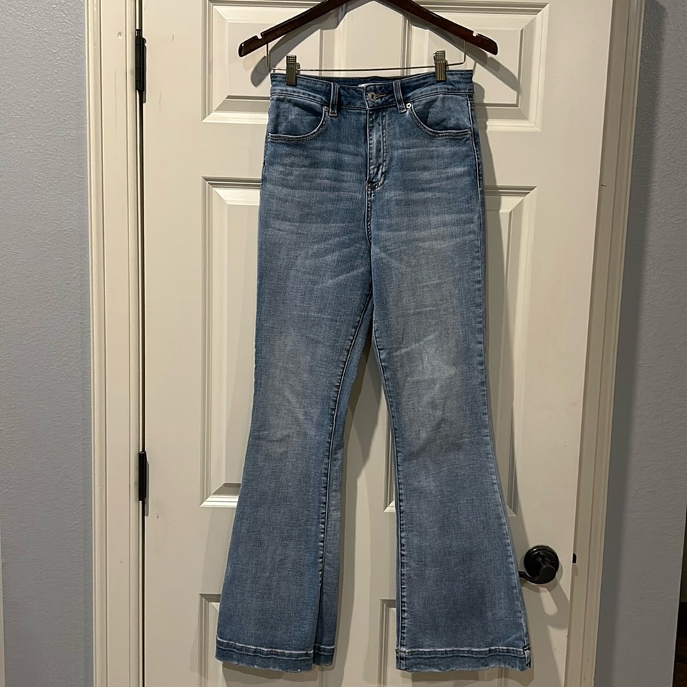 Chelsea & Violet size 28 High Rise Flare Jeans